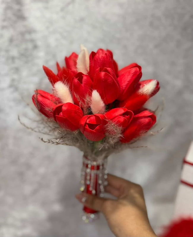 Булчински червен букет 🌹 Лалета